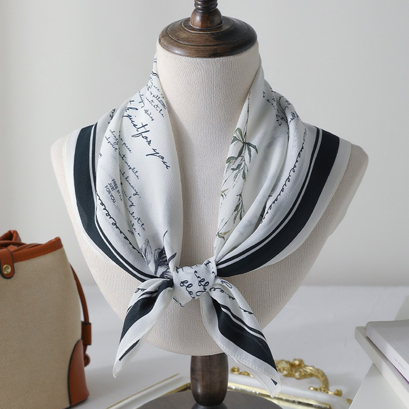 100% Mulberry Silk Scarf 65x65 - огляд і ціна Vintage Fashion Journal